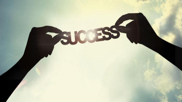 difference between successful very successful people